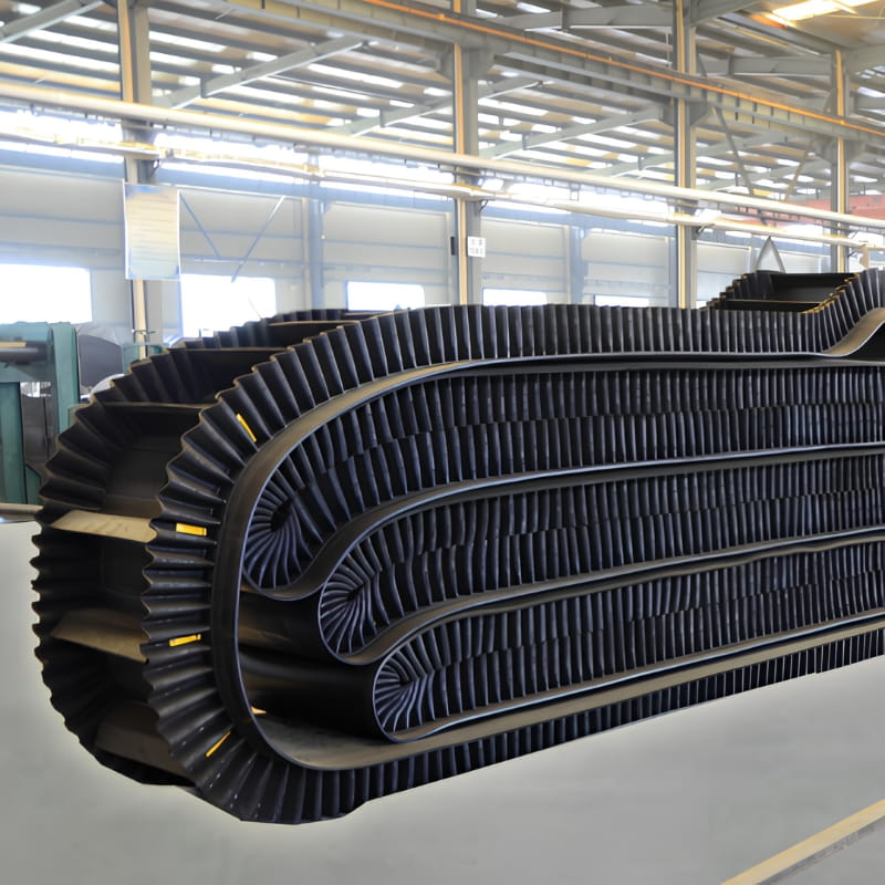 Corrugated sidewall conveyor belt steep incline installation
